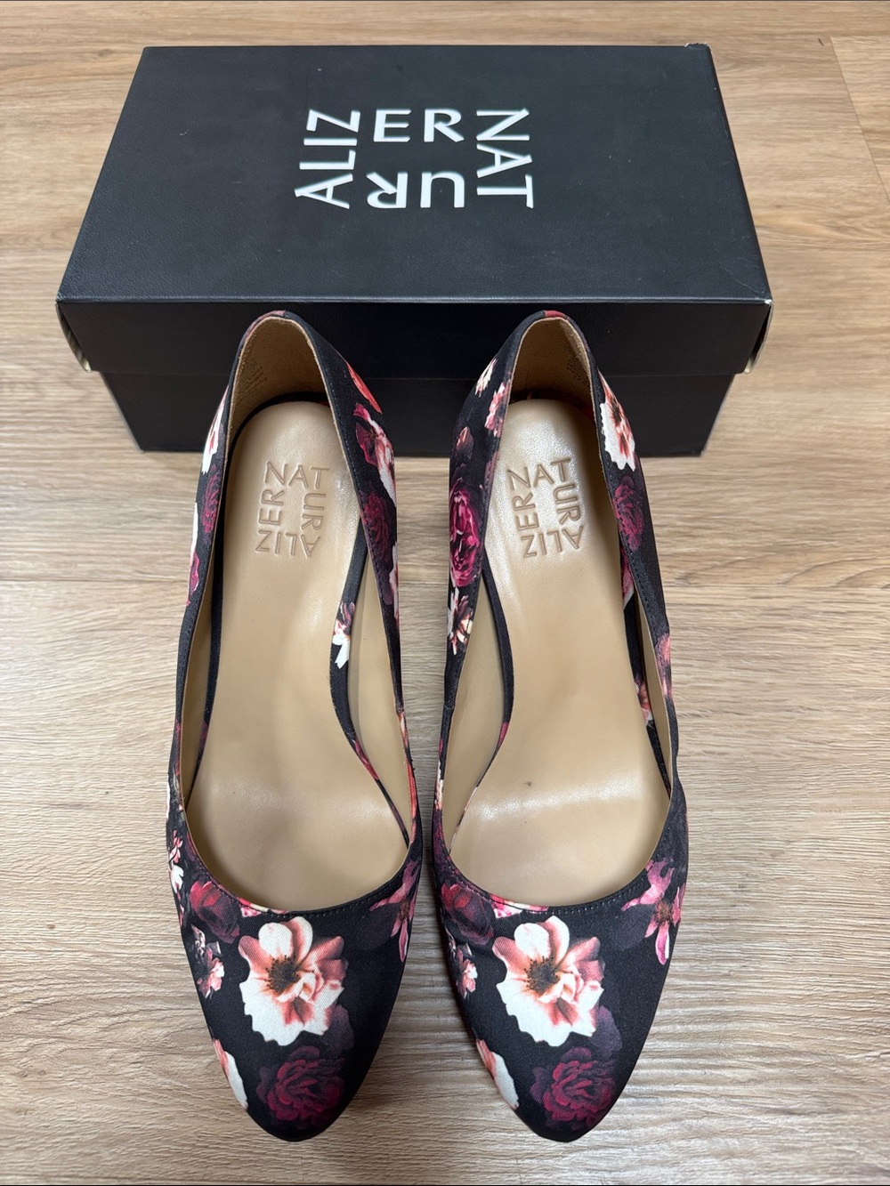Naturalizer Teresa Floral Print Platform Pumps - Picture 2 of 6